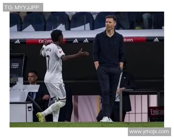 西甲焦点战曼城大胜皇马争议判罚引发全场热议