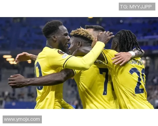 意甲赛场惊现冷门波尔图逆转曼联绝杀瞬间引发全场狂欢