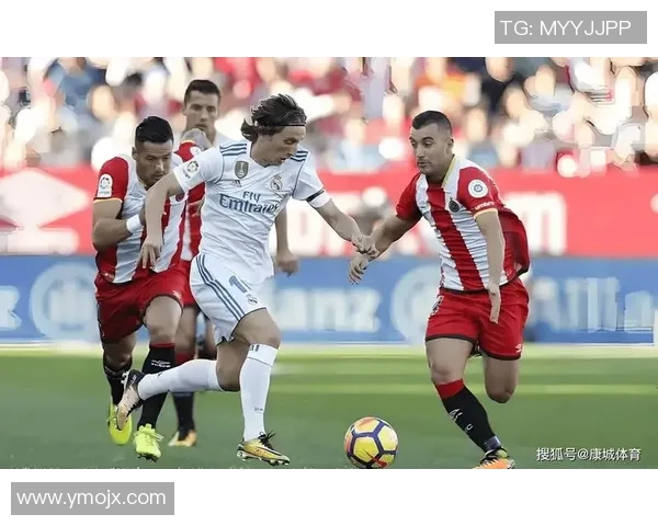 欧联杯焦点战里昂与皇马互交白卷帽子戏法瞬间点燃全场激情