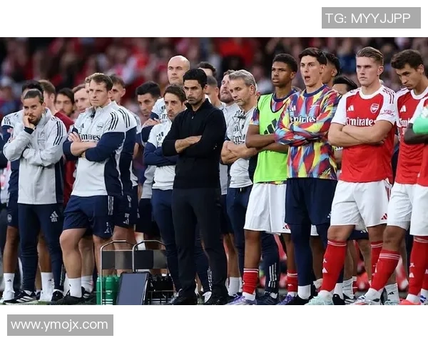 欧冠激战阿森纳与拜仁握手言和精彩瞬间引发全场热烈反响分析
