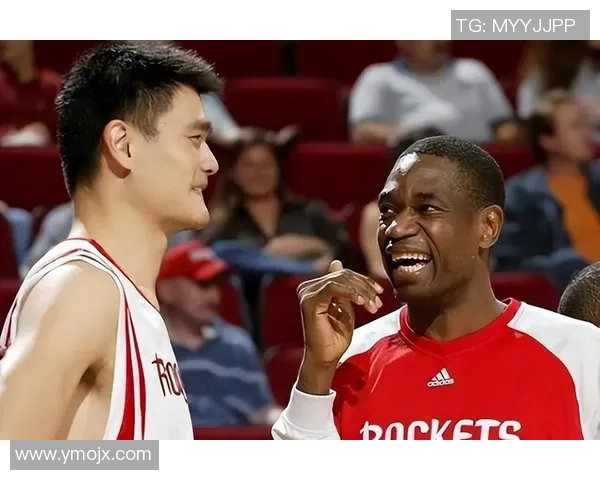 姚明与模特亲密合影展现独特魅力引发粉丝热议与关注