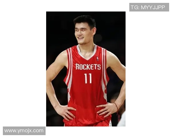 赛场高呼姚明展现中国篮球精神与荣耀的辉煌时刻