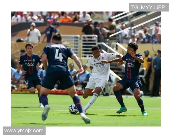 德甲激情对决曼联狂胜皇马五球大捷引发全场沸腾