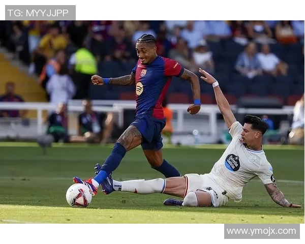 巴萨狂胜那不勒斯6-2帽子戏法引爆全场战术解析与精彩瞬间回顾