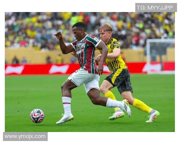 欧冠激战：里昂逆转多特蒙德红牌争议引发全场热议