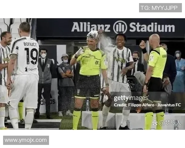 世界杯精彩对决AC米兰逆转国米引发争议判罚全场沸腾