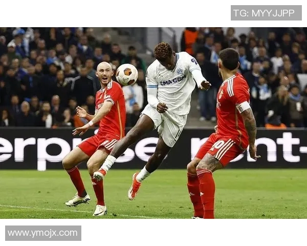 欧联杯精彩对决本菲卡与里昂战成平局神奇扑救成比赛转折点 欧联杯精彩对决本菲卡与里昂战成平局神奇扑救成比赛转折点